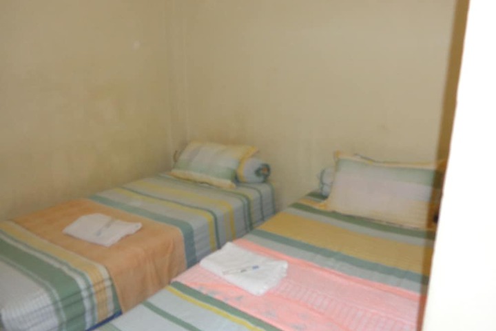 Room 4 of 39