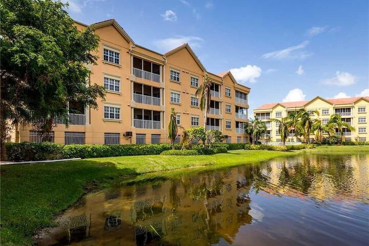 Bella Lago 142 Elevator Heated Pool Tennis Wifi in Fort Myers Beach, FL