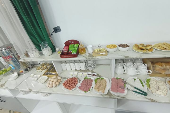Dining 93 of 107