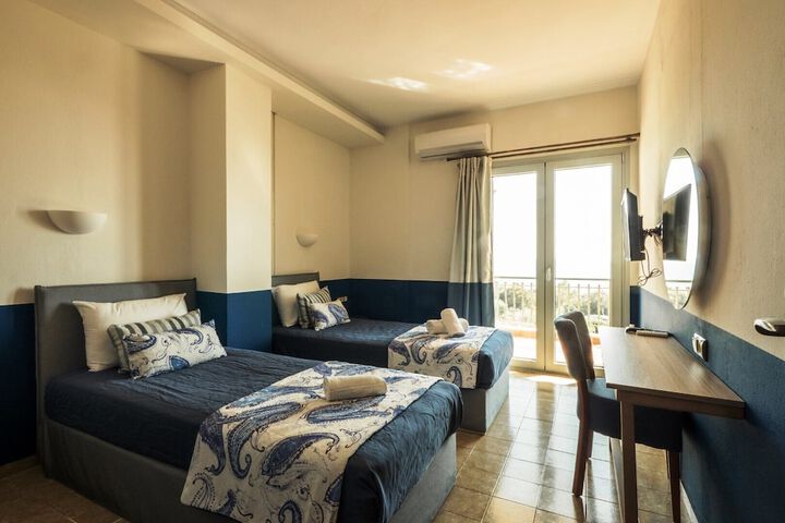 Room 15 of 182