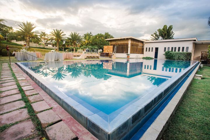 Pool 44 of 77