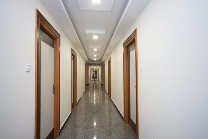 Ballroom/Hall 22 of 24