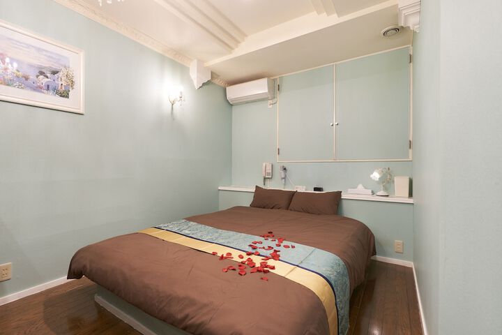 Room 14 of 28