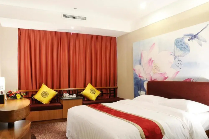 Room 4 of 11