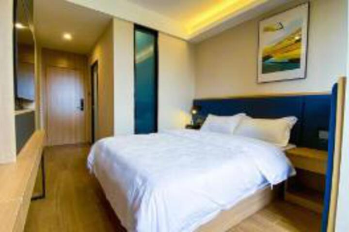 Room 4 of 5