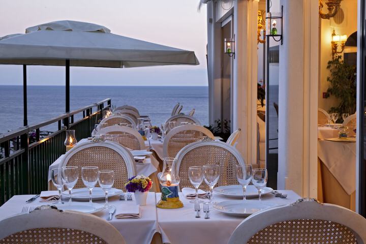 Dining 179 of 260