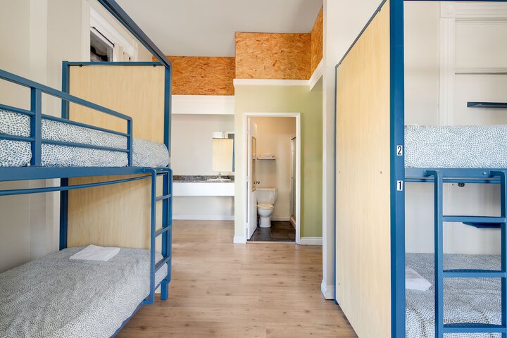 Room 11 of 40