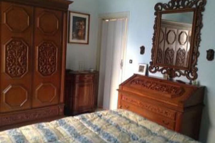 Room 9 of 26