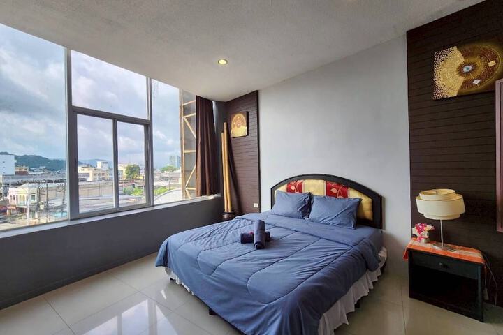 Room 8 of 23