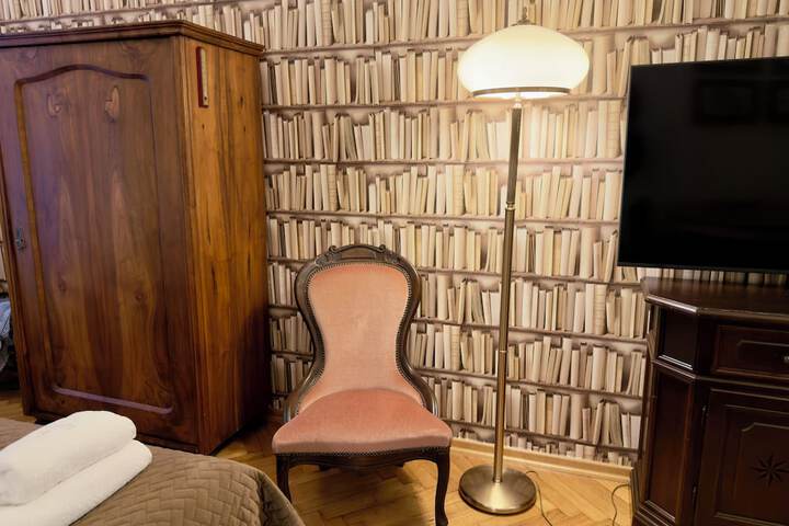 Room 46 of 121