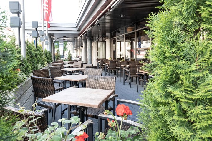Terrace/Patio 63 of 65