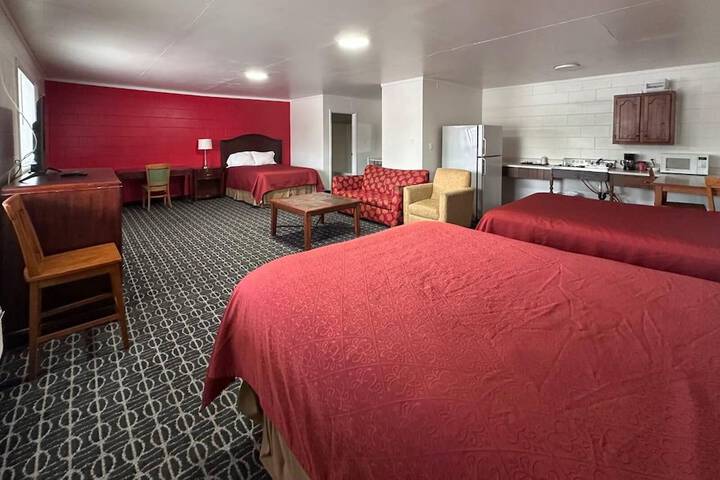 Room 16 of 40