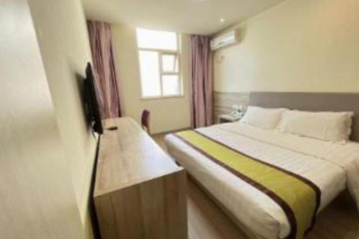 Room 6 of 7