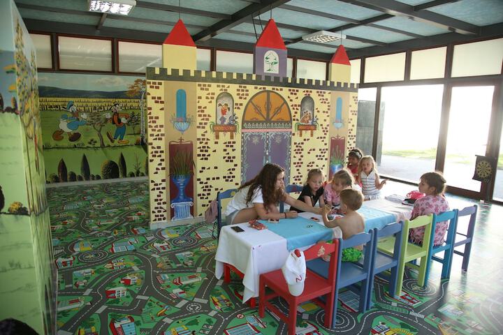 Childrens Activities 67 of 132