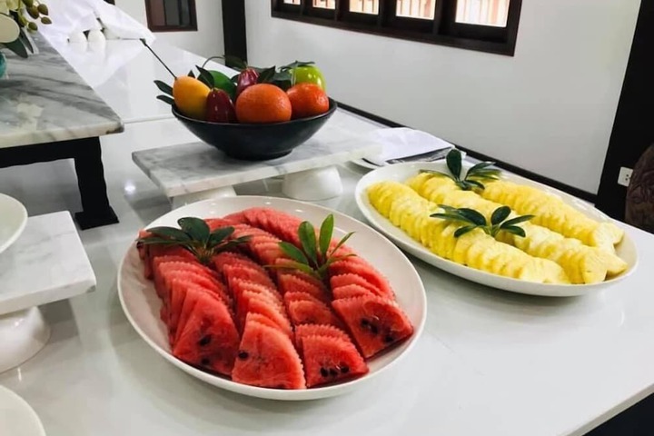 Dining 40 of 60