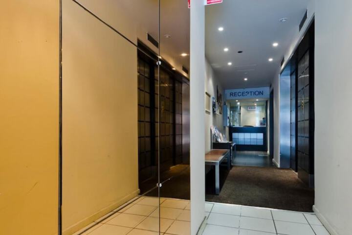 Entrance & Lobby