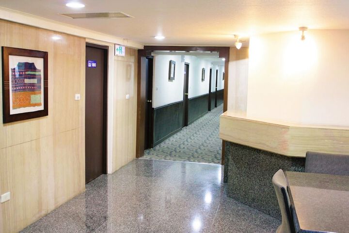 Ballroom/Hall 45 of 49