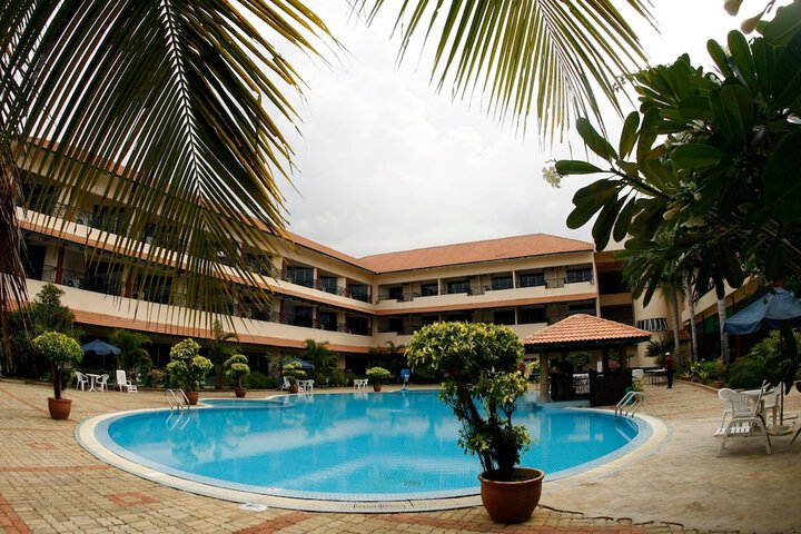 Pool Hotel