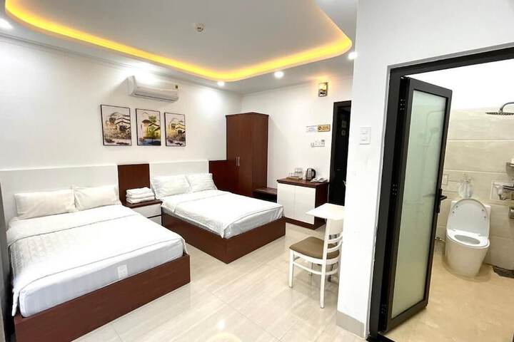 Room 5 of 20