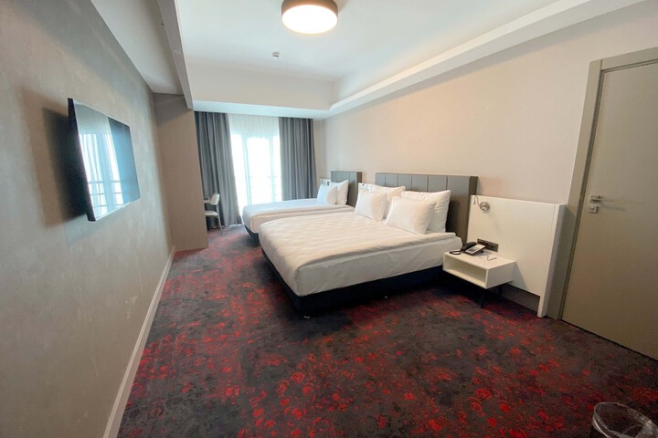 Room 9 of 36