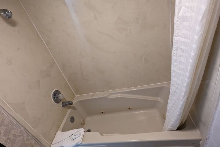 Room 18 of 24