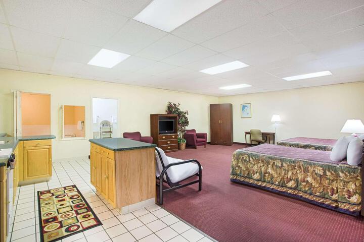 Deluxe 2 Double Beds (1 of 2)