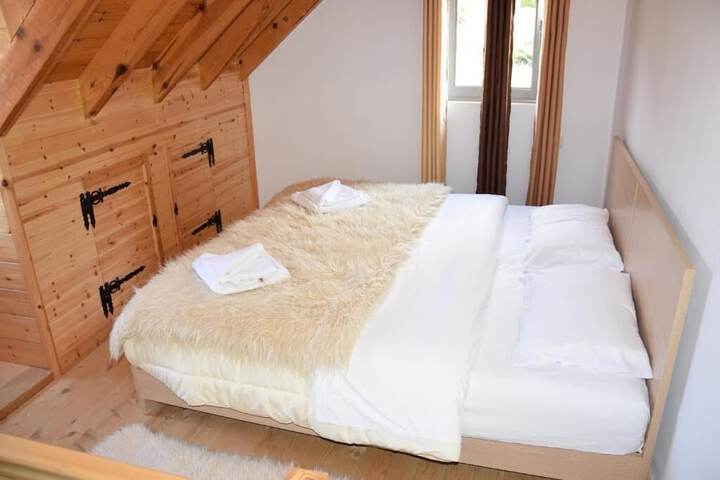 Room 2 of 48