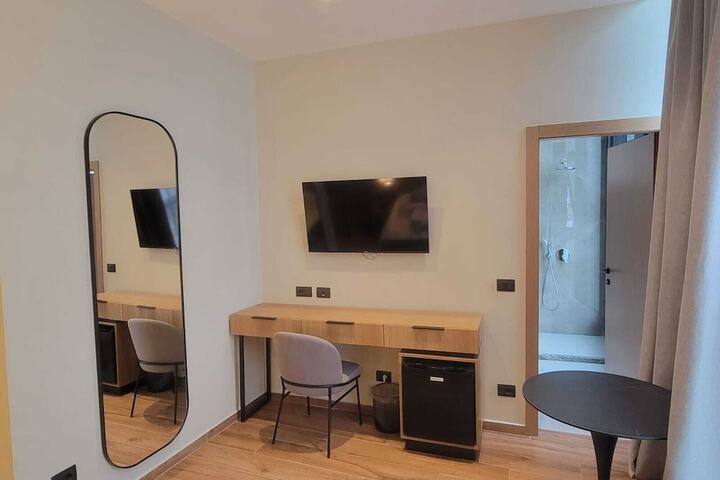 Room 5 of 53