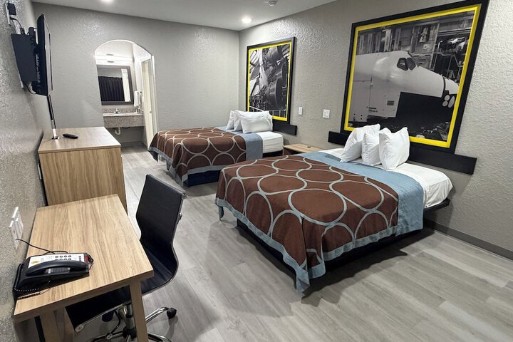 Room 5 of 25