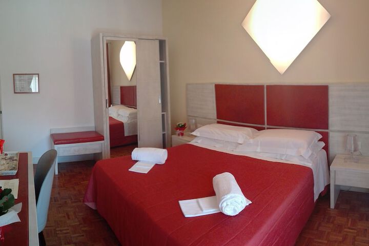 Room 4 of 38