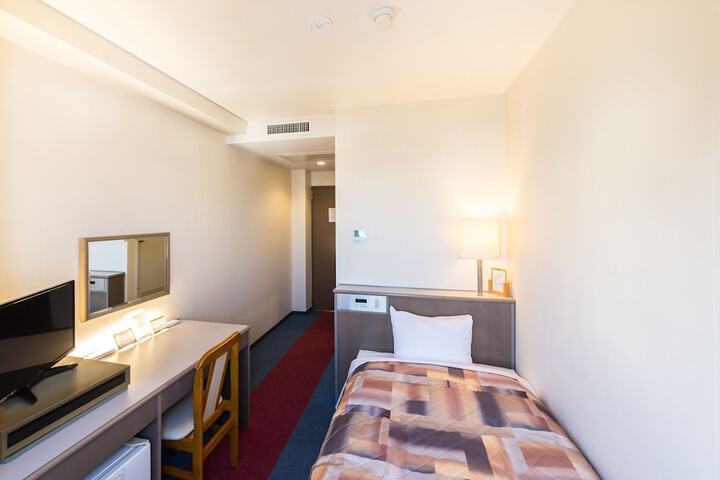 Room 3 of 15