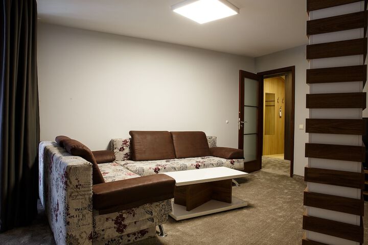 Room 30 of 132
