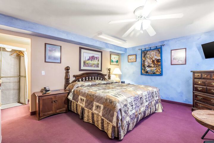 Room 18 of 48