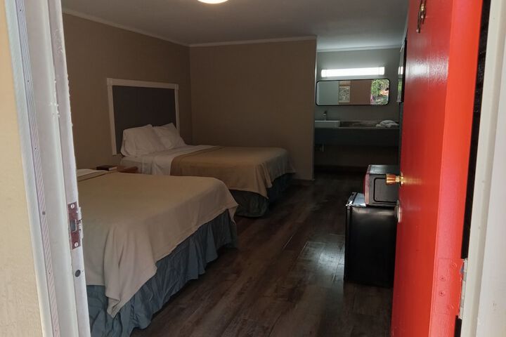 Room 3 of 5