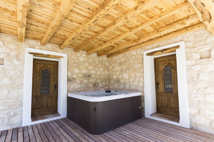 Hot Tub 40 of 80