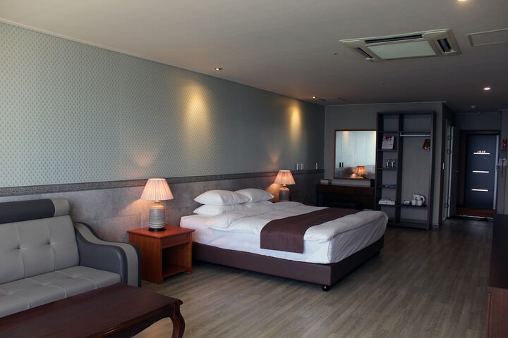 Room 3 of 29