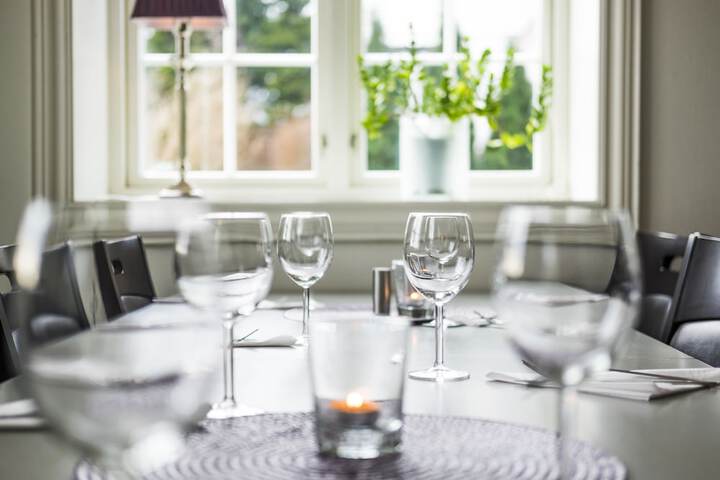 Dining 49 of 77