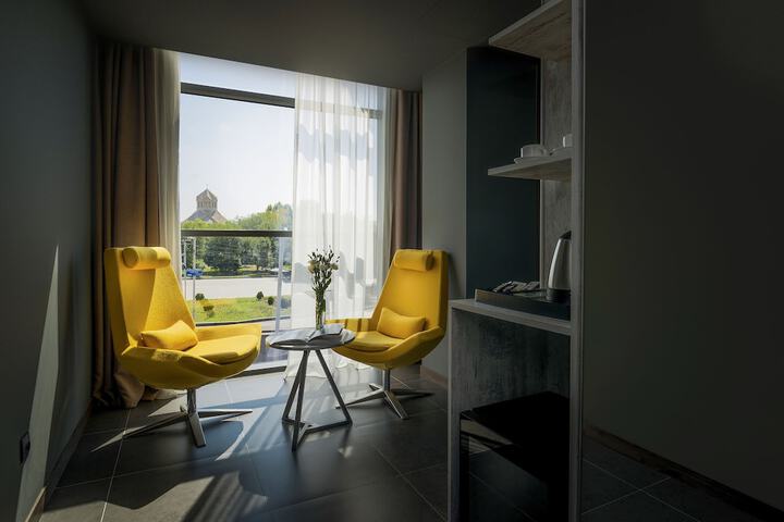 Room 7 of 75