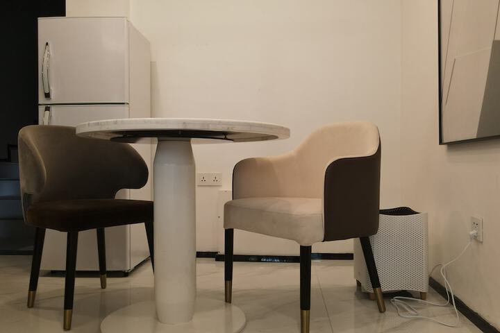 Room 11 of 30