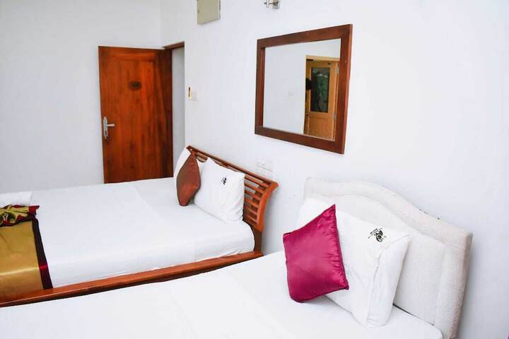 Room 16 of 29