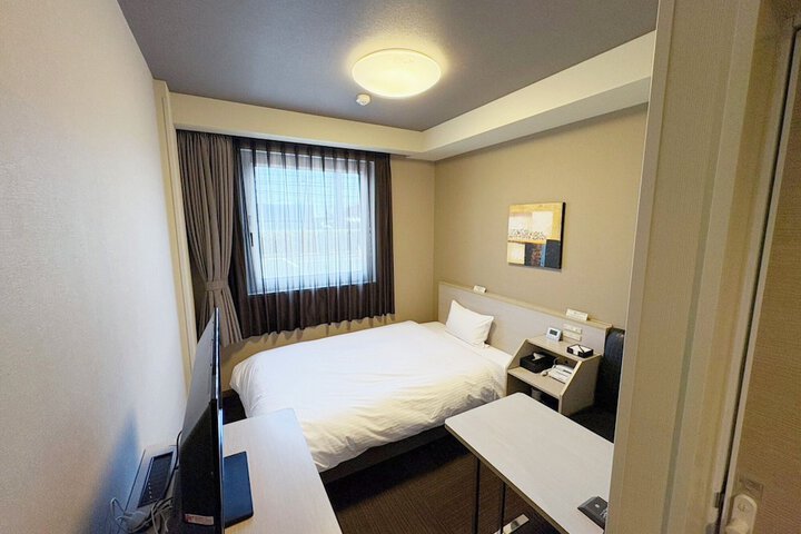 Room 7 of 35