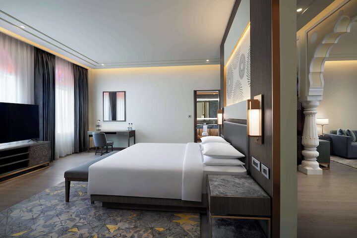 Room 16 of 154
