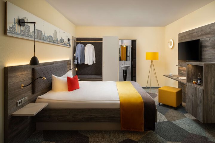 Room 16 of 46