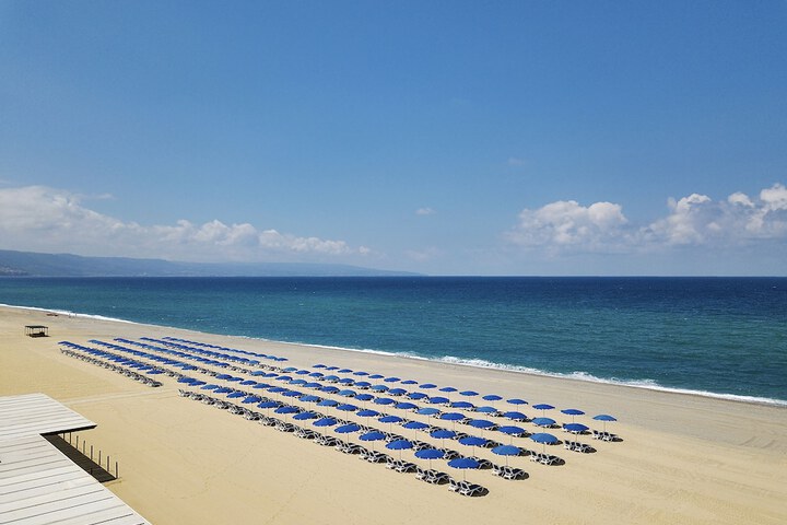 Beach 33 of 42