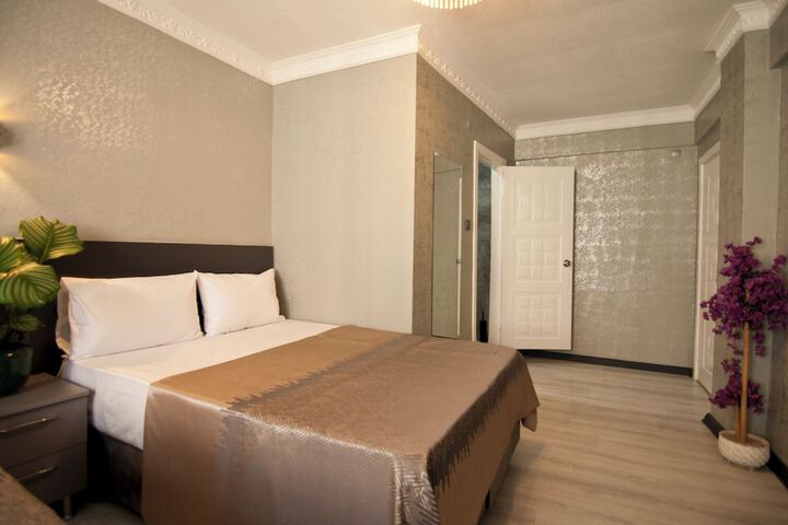 Room 18 of 42