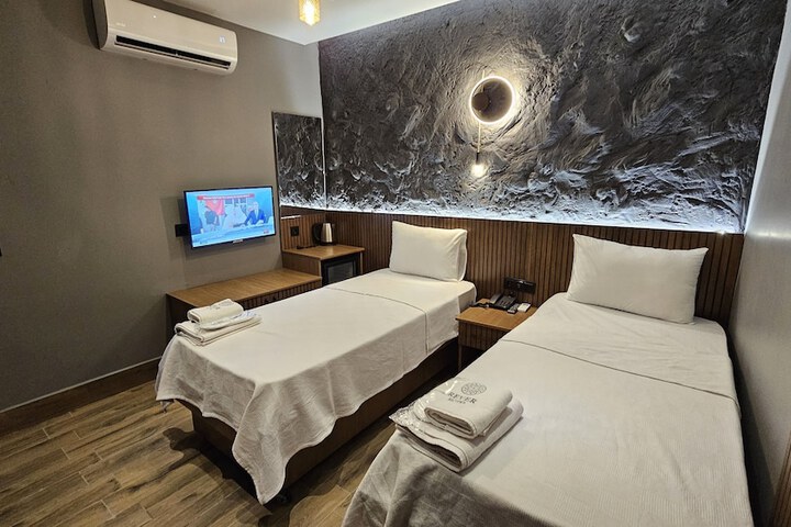 Room 9 of 39