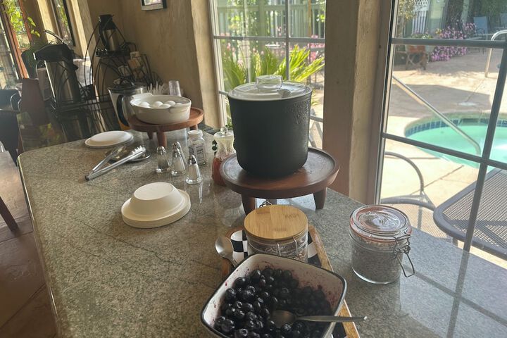 Breakfast area