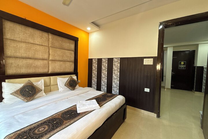 Room 3 of 14