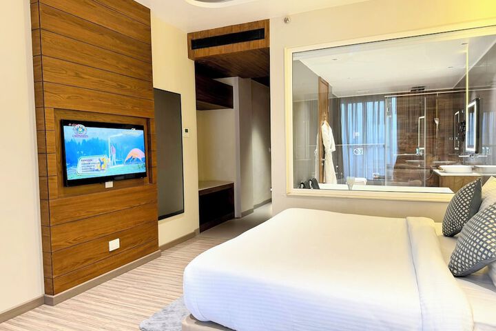 Room 42 of 137