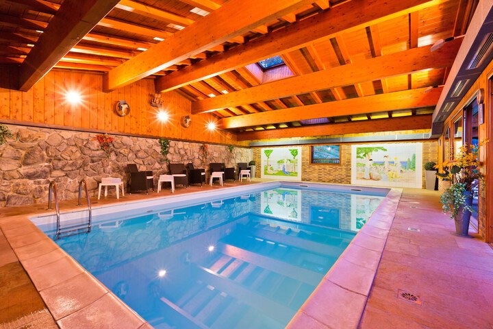 Pool Hotel